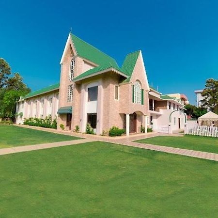 Executive Club Hotel Bareilly Eksteriør billede
