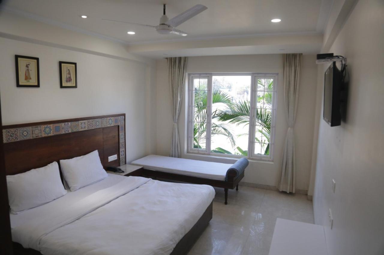 Executive Club Hotel Bareilly Eksteriør billede