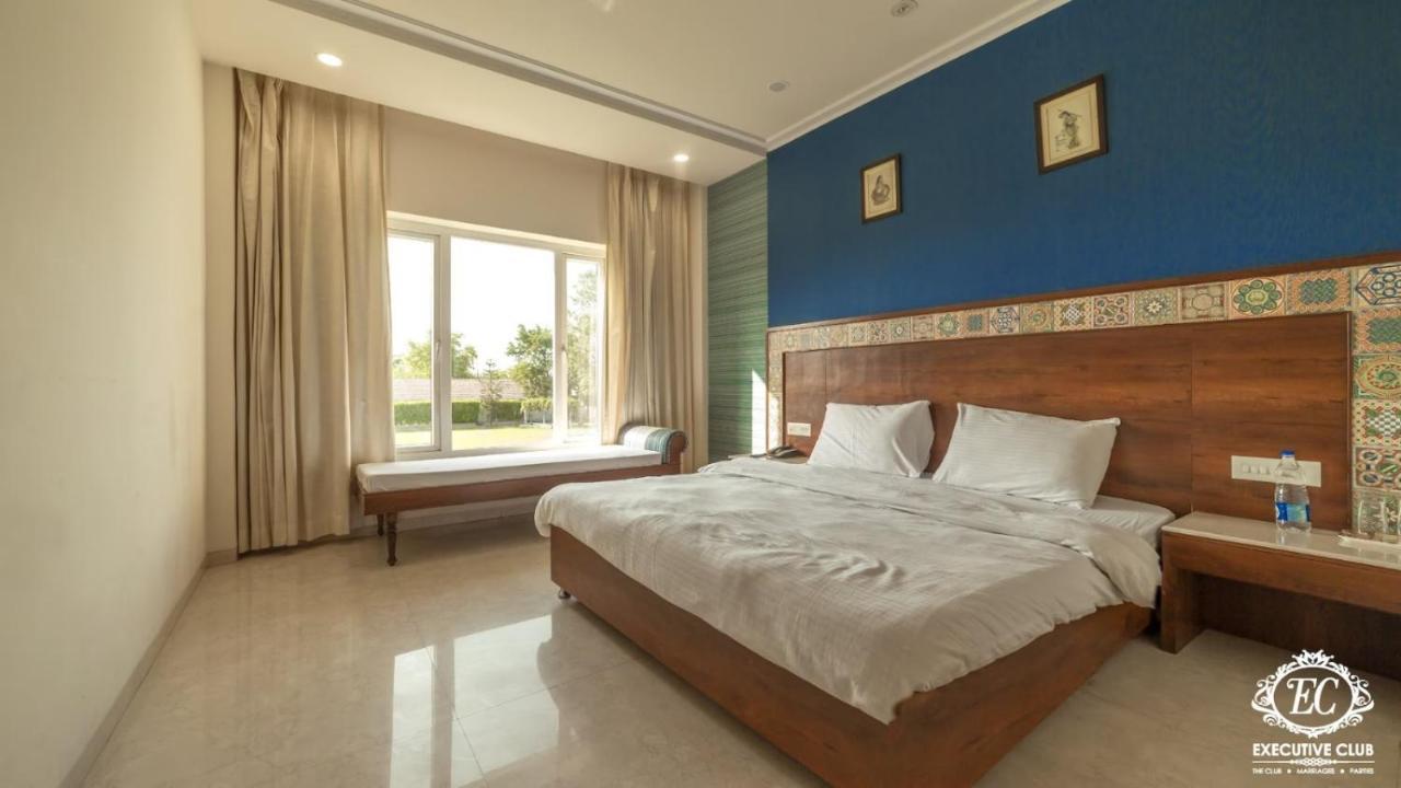 Executive Club Hotel Bareilly Eksteriør billede